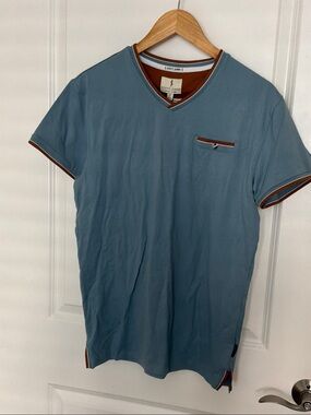 Men's V-Neck Pocket Tee in Slate Blue with Brown Trim
